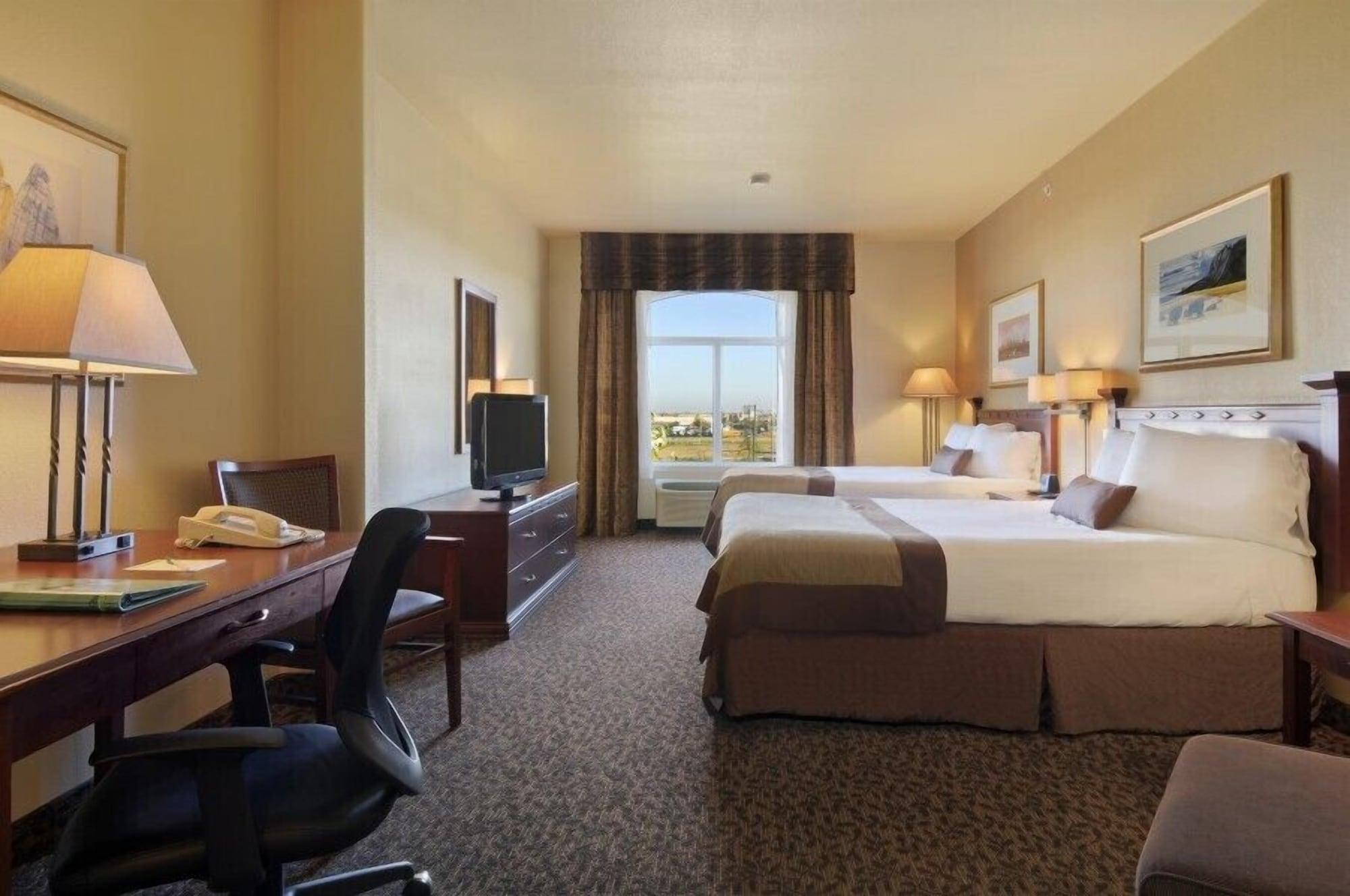 Wingate By Wyndham - Edmonton West Hotel Екстериор снимка