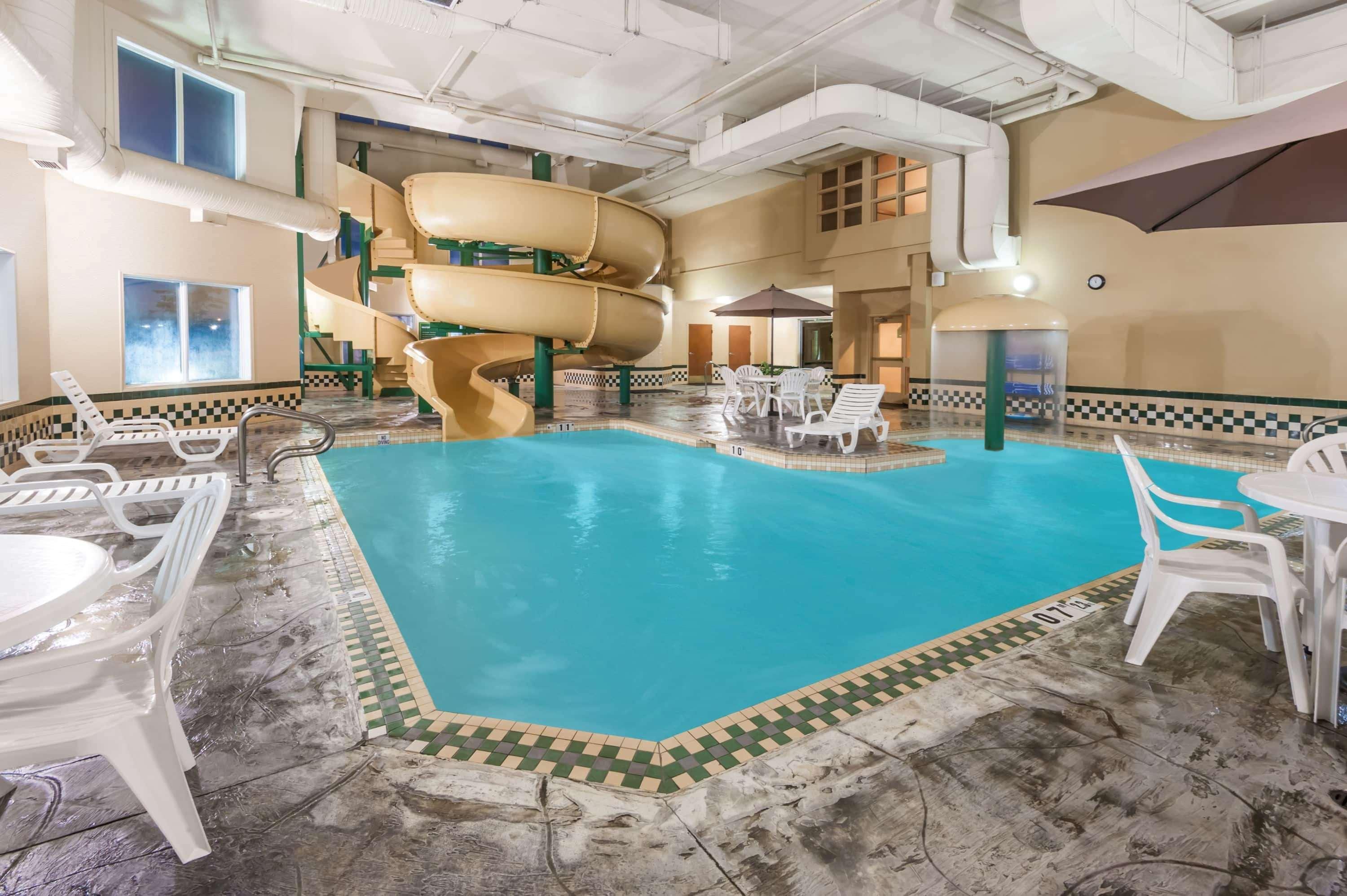 Wingate By Wyndham - Edmonton West Hotel Екстериор снимка