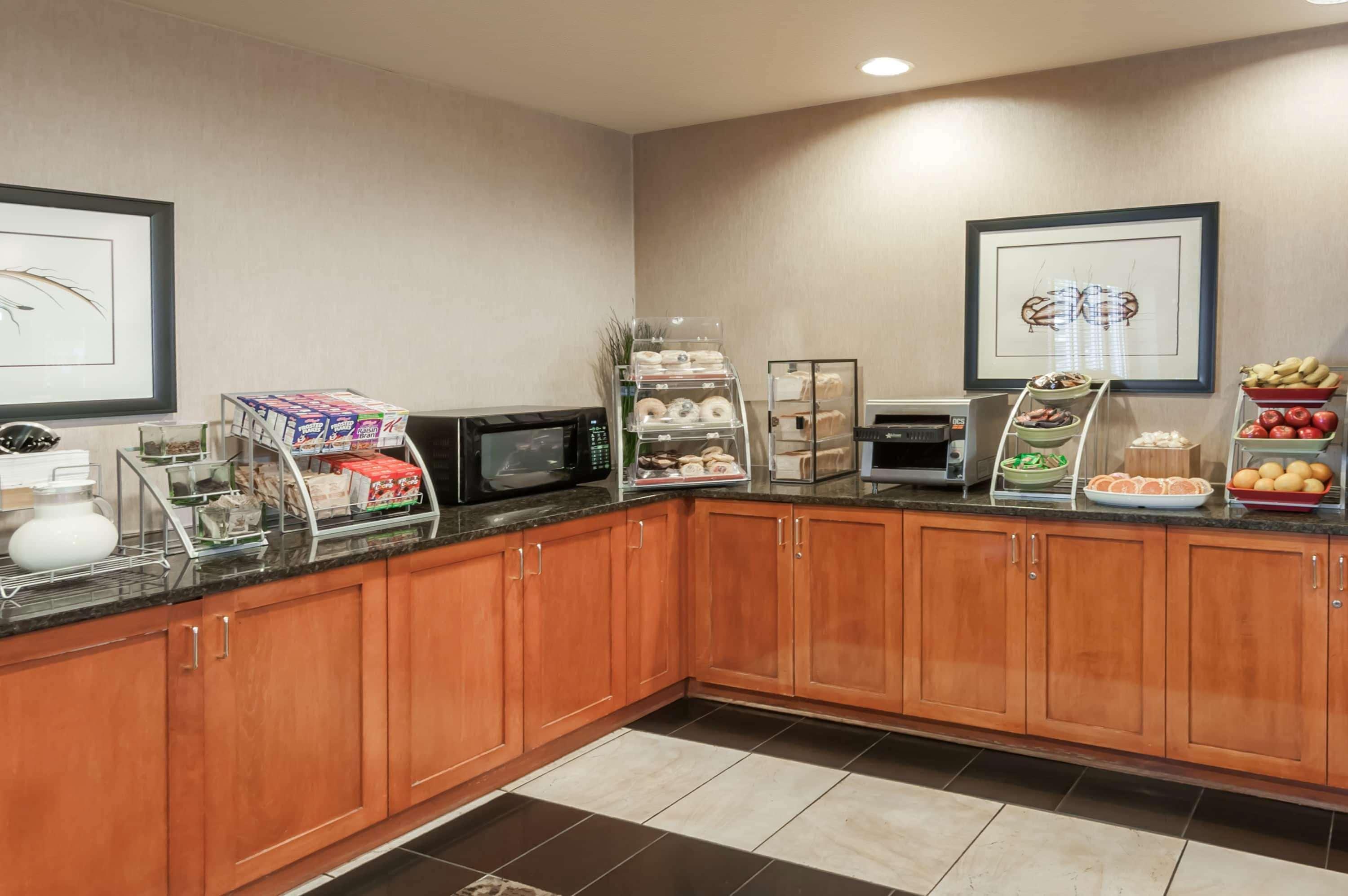 Wingate By Wyndham - Edmonton West Hotel Екстериор снимка