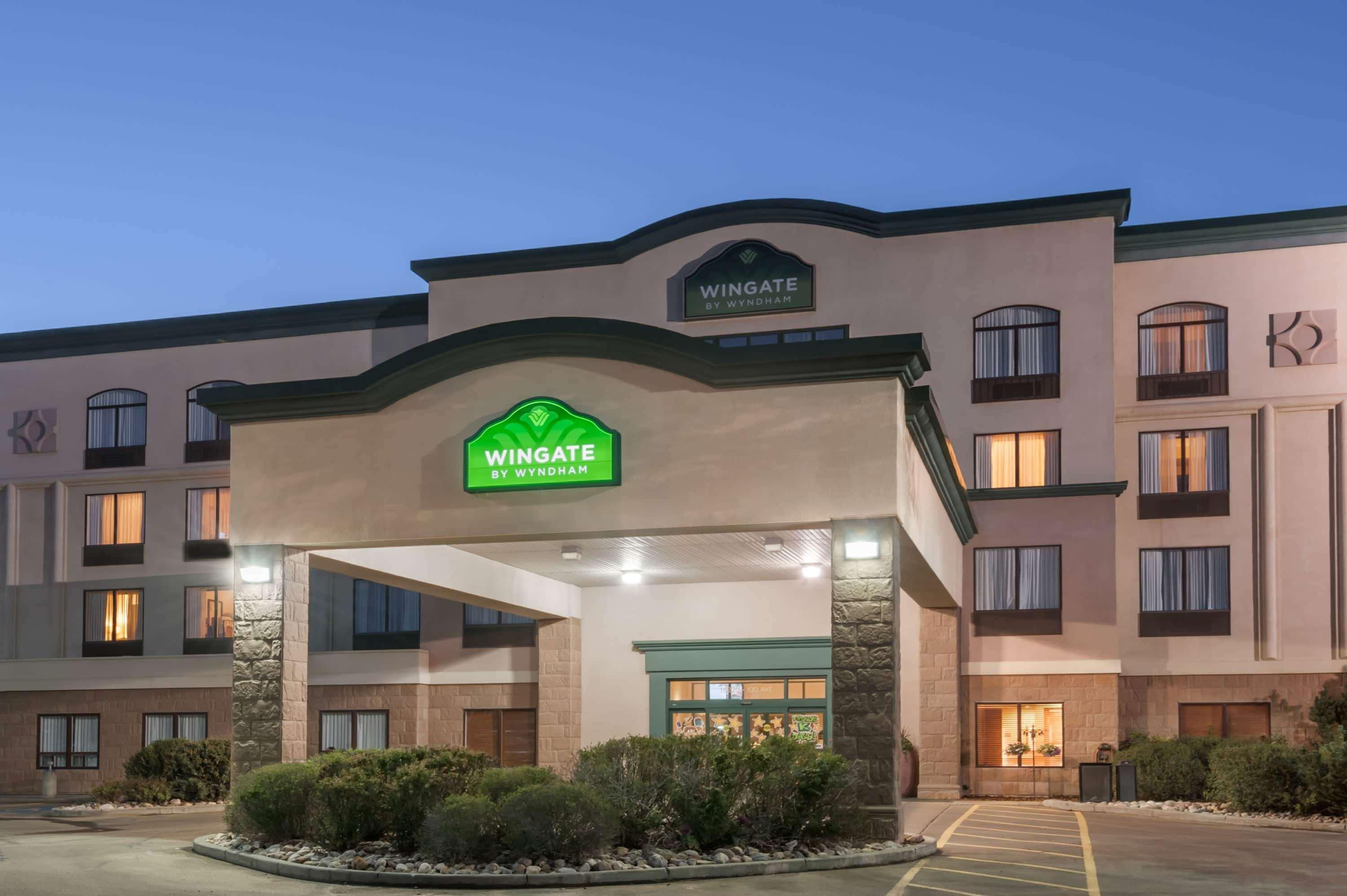 Wingate By Wyndham - Edmonton West Hotel Екстериор снимка