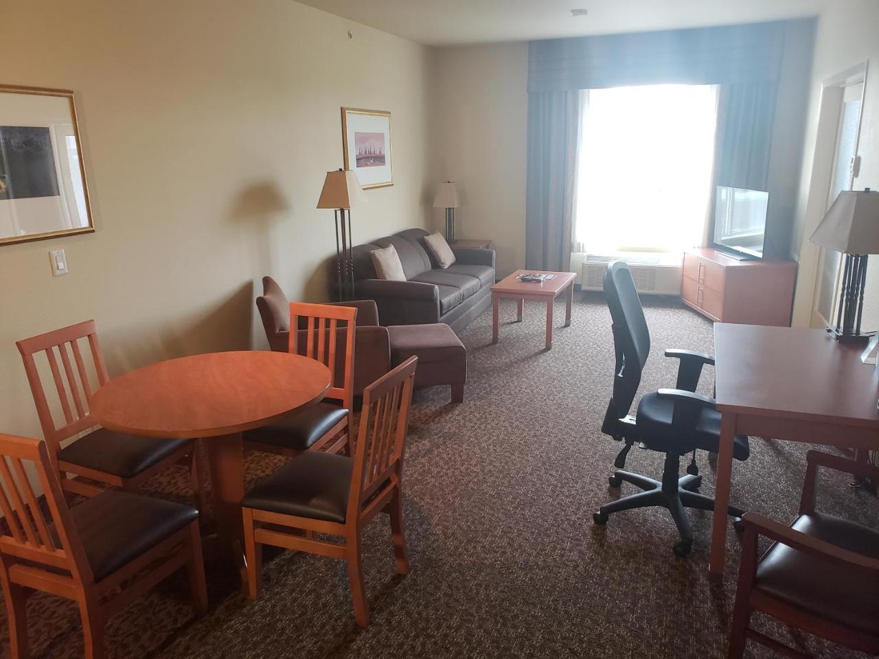 Wingate By Wyndham - Edmonton West Hotel Екстериор снимка